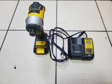 01-200210604: Dewalt dcf809