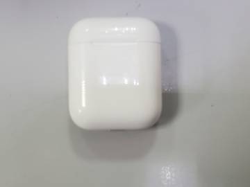 01-200113185: Apple airpods 2nd generation with charging case