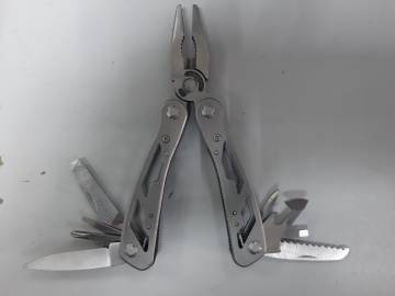 01-200268583: Stanley multitool