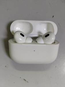 01-200199798: Apple airpods pro 2nd generation with magsafe charging case usb-c