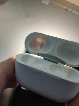 01-200095599: Apple airpods pro 2nd generation