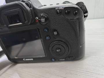 01-200148724: Canon eos 6d body