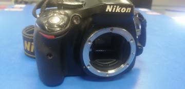 01-200170855: Nikon d5100 body