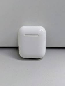 01-200246078: Apple airpods 2nd generation with charging case