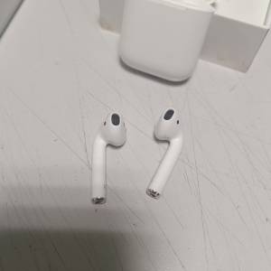 01-200276401: Apple airpods 2nd generation with charging case