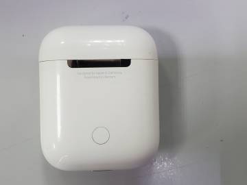 01-200113185: Apple airpods 2nd generation with charging case