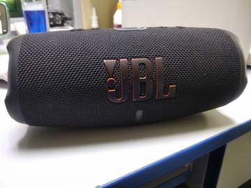 01-200275884: Jbl charge 5