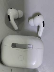 01-200199798: Apple airpods pro 2nd generation with magsafe charging case usb-c