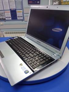 01-200311868: Samsung єкр. 15,6/ core i3 2330m 2,2ghz /ram3072mb/ hdd320gb/ dvd rw