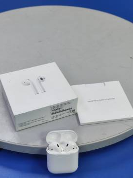 01-200131212: Apple airpods 2nd generation with charging case