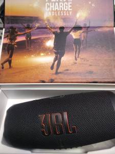 01-200275884: Jbl charge 5