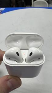 01-200274288: Apple airpods 2nd generation with charging case