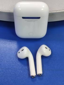 01-200131212: Apple airpods 2nd generation with charging case