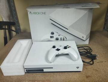 01-200243612: Microsoft xbox one s 1tb