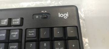 01-200236821: Logitech silent wireless combo mk295