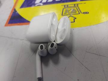 01-200164704: Apple airpods 2nd generation with charging case