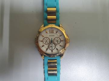 01-200204813: Guess w0325l10