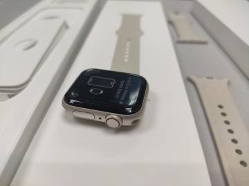 01-200250496: Apple watch se 2 gps 40mm aluminum case with sport