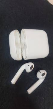 01-200244864: Apple airpods 2nd generation with charging case