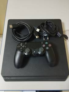 01-200308934: Sony playstation 4 slim 1tb